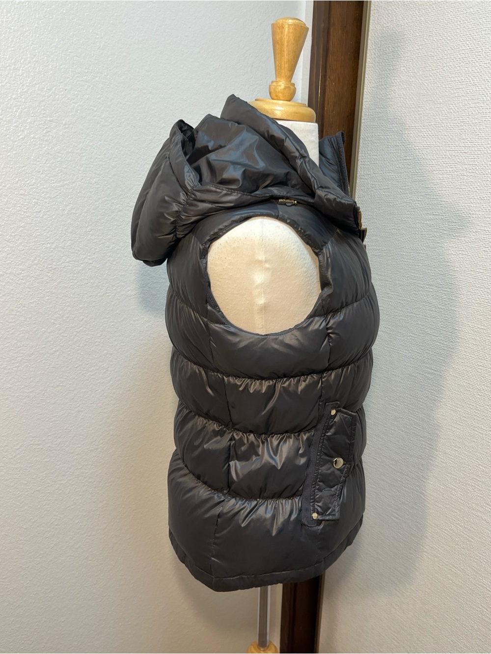 Michael Kors Hooded Puffer Vest XS Black Charcoal Gold Zip - Picture 5 of 12